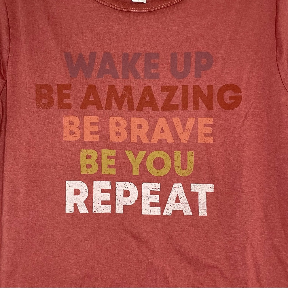 Motivating positivity TEE 🤍🤍🤍